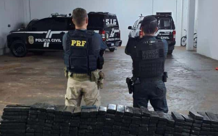 PRF e PM apreendem 353 quilos de maconha após perseguição na BR-376
