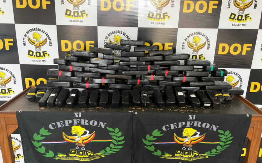 DOF apreende quase 70 quilos de cocaína escondidos em painel e caixa de ar de Honda Civic
