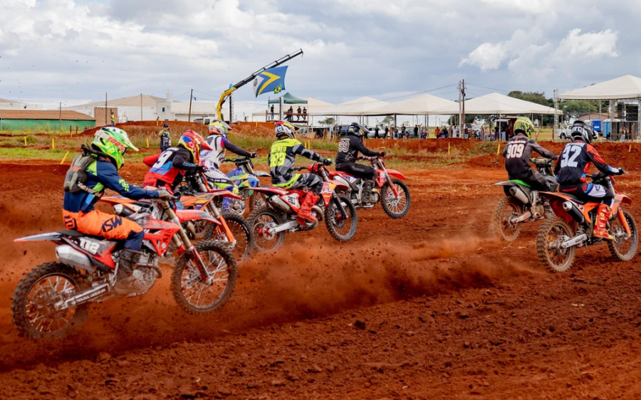 Pilotos de São Gabriel conquistam pódios em etapa estadual de motocross realizada no município
