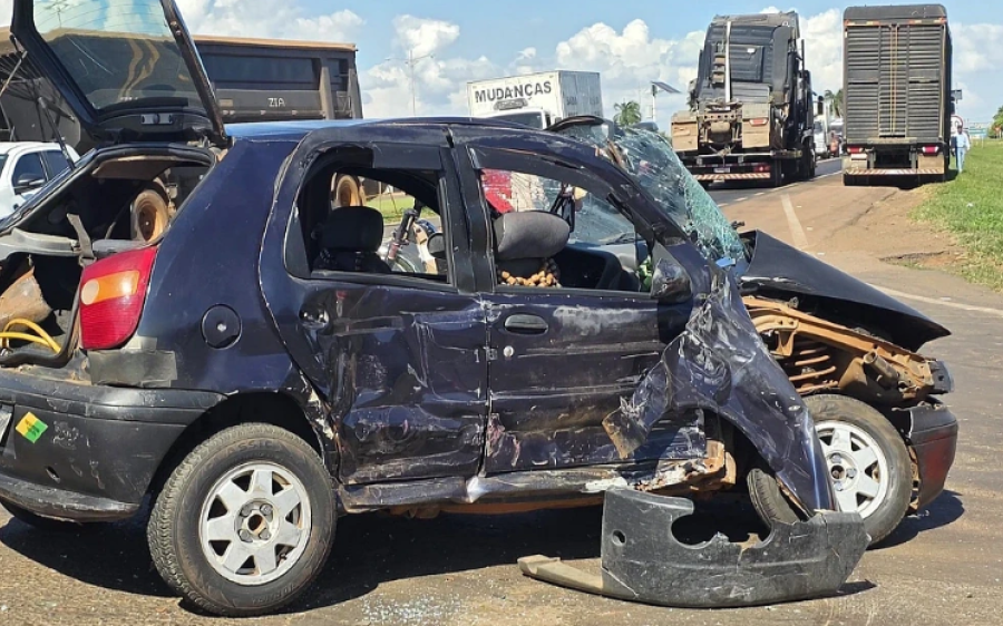 Acidente em cruzamento da BR-163 deixa motorista ferido em São Gabriel do Oeste
