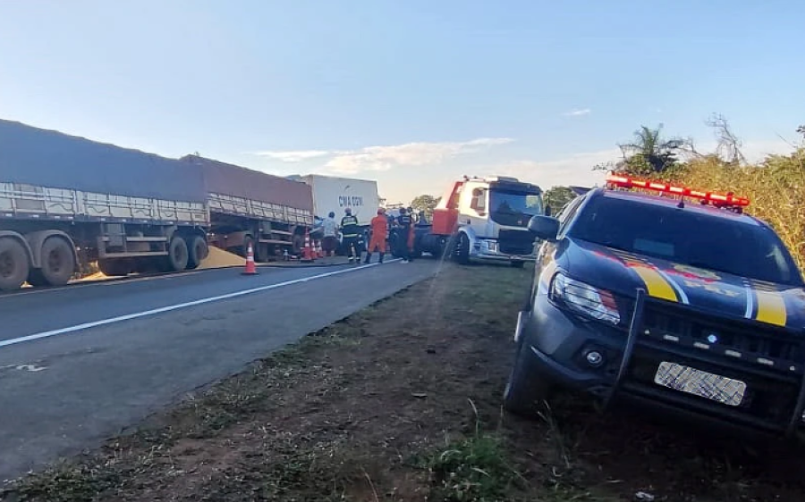 Motorista &eacute; preso ap&oacute;s acidente que matou casal na BR-163 em Coxim; pol&iacute;cia encontrou comprimidos