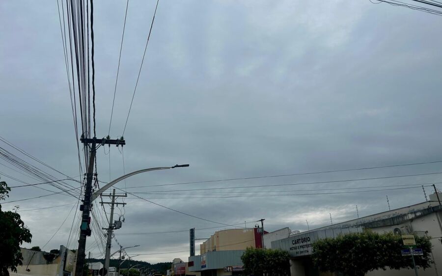 Coxim amanhece sob clima agradável e céu encoberto nesta sexta-feira