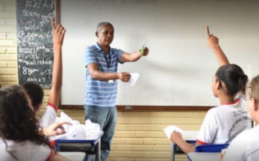 Senado aprova reajuste do piso nacional dos professores para R$ 5,1 mil em 2026