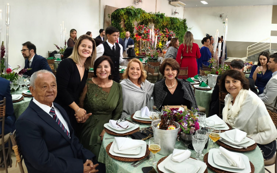 Cerimônia de casamento emocionante