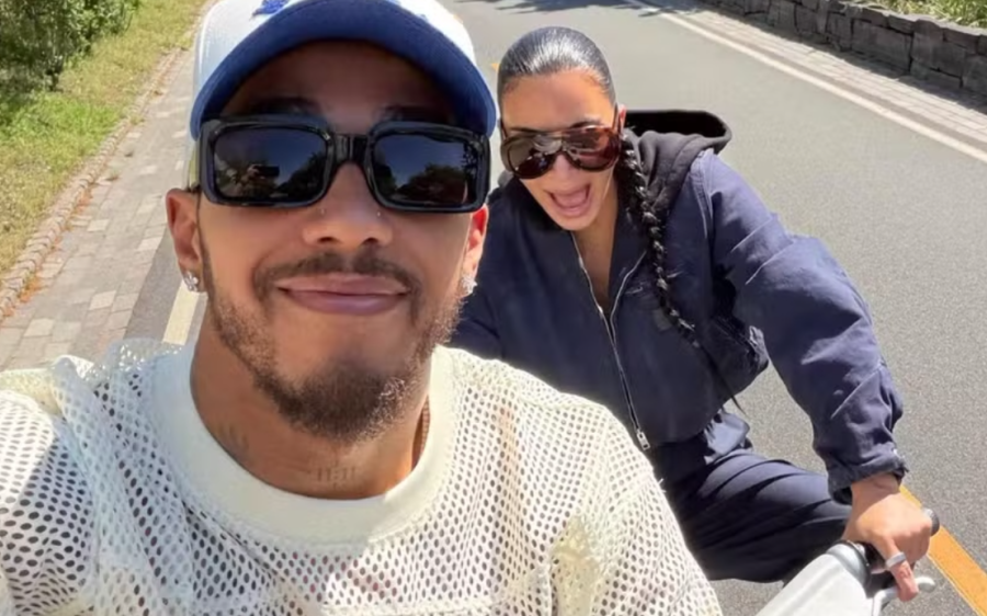 Kim Kardashian assume romance com Lewis Hamilton em foto inédita