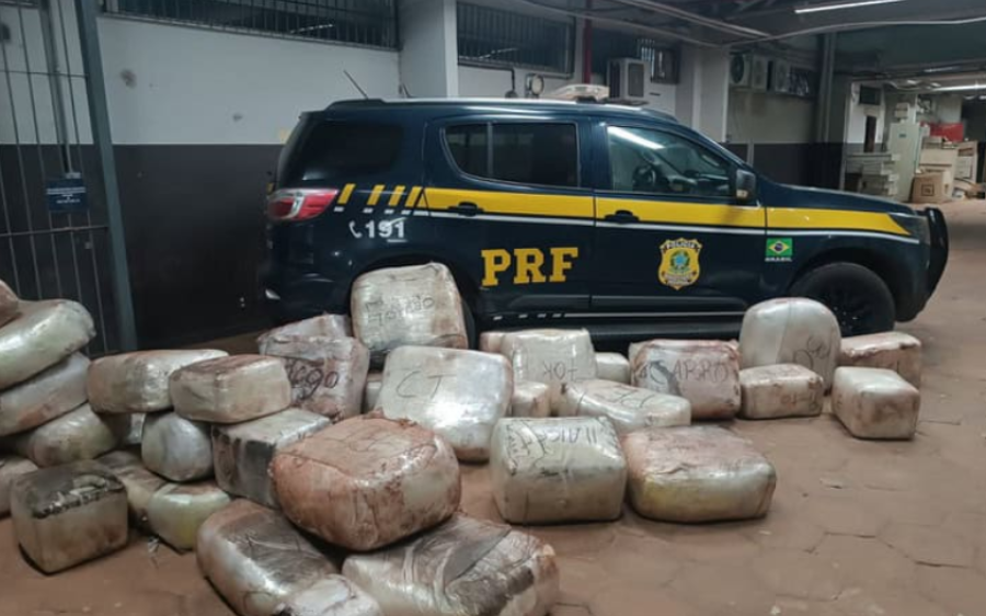 Motorista é flagrado com 583 quilos de drogas em caminhão na BR-262, em Miranda

