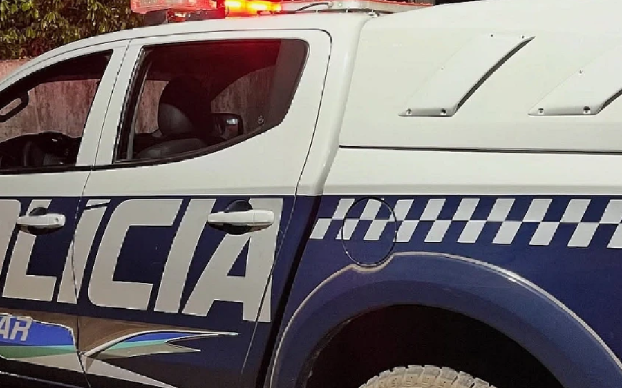 Jovem é acusada de esfaquear mulher e danificar motos após invadir imóvel em Rio Verde
