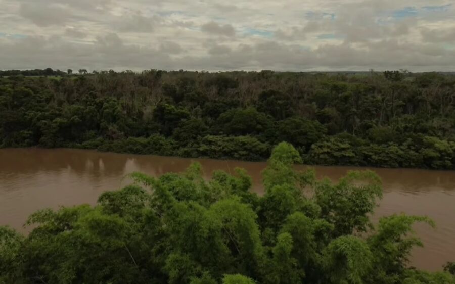 Rio Taquari em Coxim/MS  Imagens de Drone: A Beleza Natural do Mato Grosso do Sul em 4K
