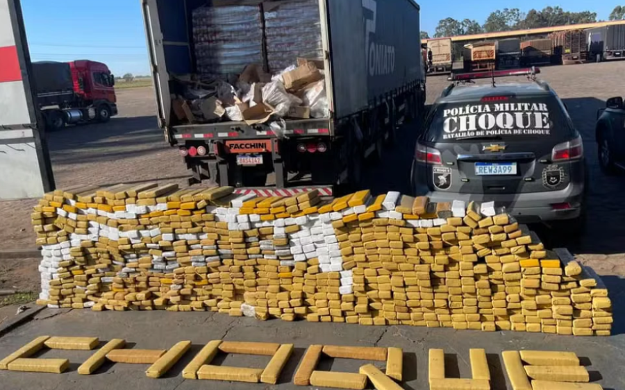 Mais de uma tonelada de maconha é apreendida em carga de cerveja na BR-163

