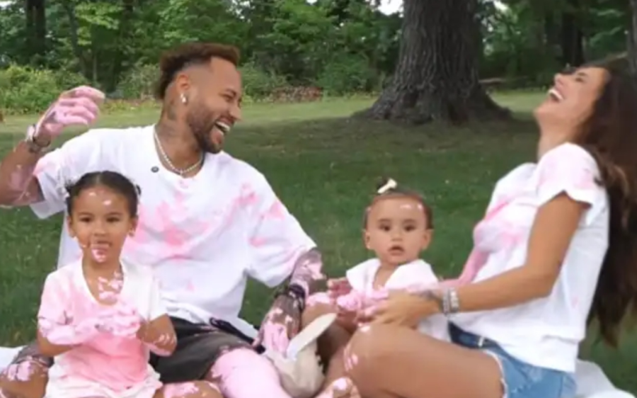 Neymar e Bruna Biancardi serão pais de mais uma menina.