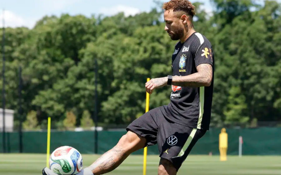 Neymar volta a treinar com a sele&ccedil;&atilde;o a 2 dias do jogo contra o Haiti