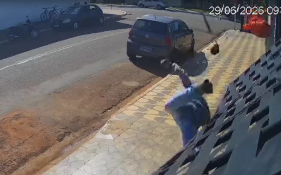 Prestador de servi&ccedil;o sofre choque el&eacute;trico e cai de telhado em Sonora
