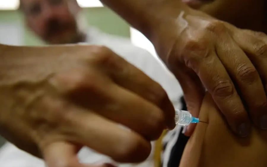 Ministério da Saúde prorroga vacinação de adolescentes de 15 a 19 anos contra o HPV
