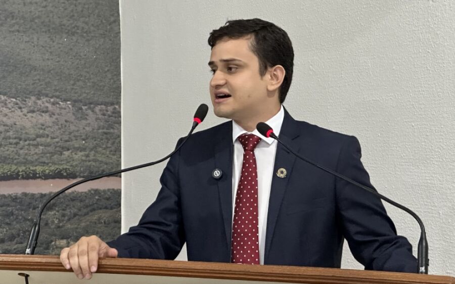 Vereador Luiz Eduardo acompanha demandas da Escola Municipal William Tavares e refor&ccedil;a compromisso