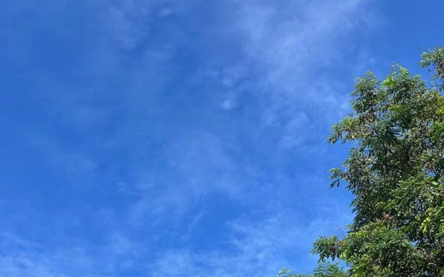 Sol entre nuvens e calor marcam feriado de Corpus Christi em Coxim