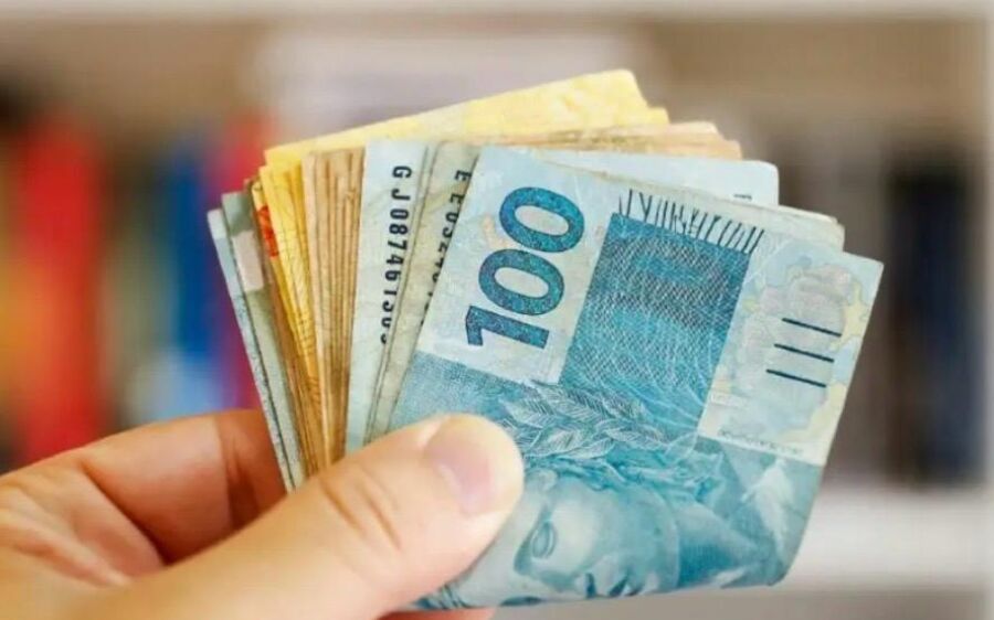 Trabalhadores nascidos em julho e agosto recebem hoje novo lote do abono salarial 