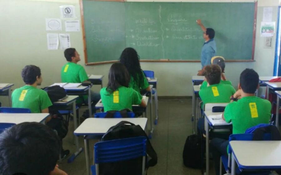 Governo de MS confirma concurso com 2 mil vagas para professores da rede estadual