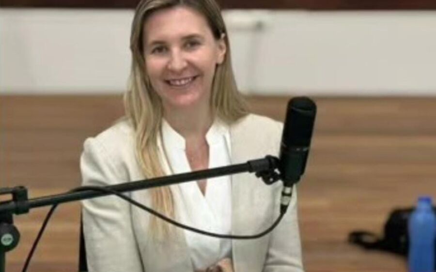 Angela Kwiatkowski:  uma vida dedicada à educação, ao conhecimento e à transformação de pessoas