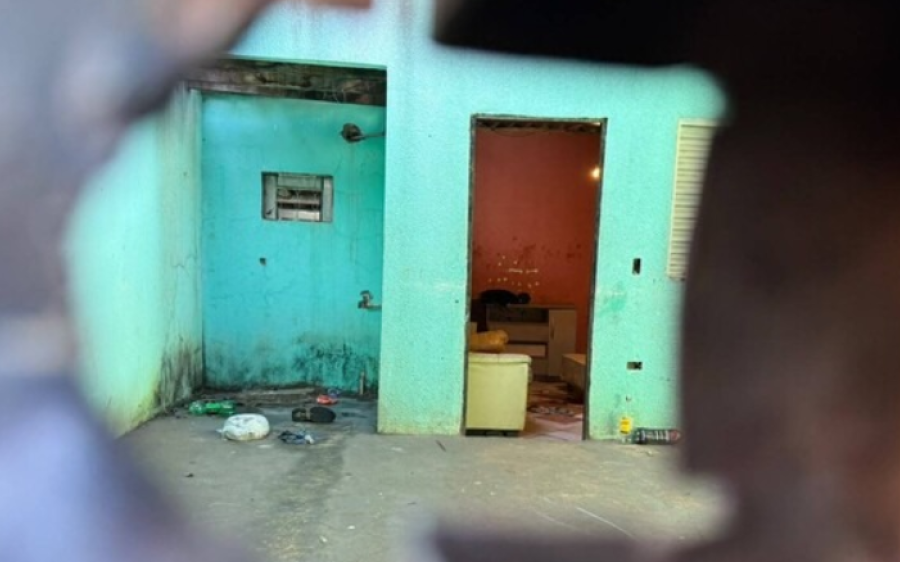 Adolescente de 16 anos &eacute; executado com 12 tiros dentro de casa em MS