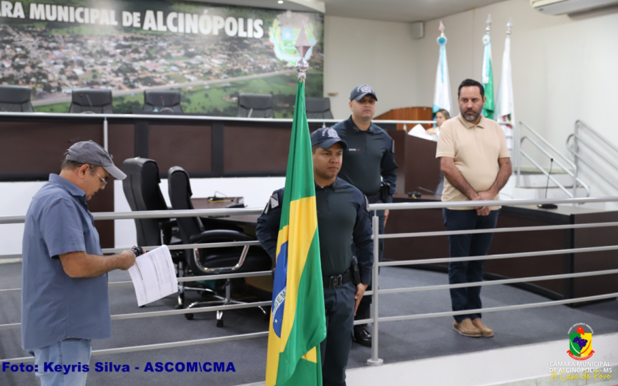 Pol&iacute;cia Militar participa de cerim&ocirc;nia de Juramento &agrave; Bandeira Nacional em Alcin&oacute;polis
