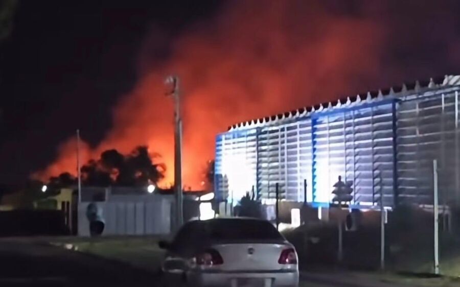 Queimada em terreno baldio próximo à hospital da Cassems em Coxim provoca terror em moradores
