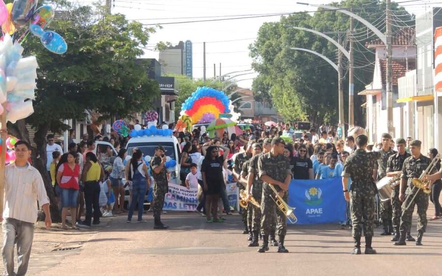 Desfile Cívico: Aniversário 119 anos de Coxim