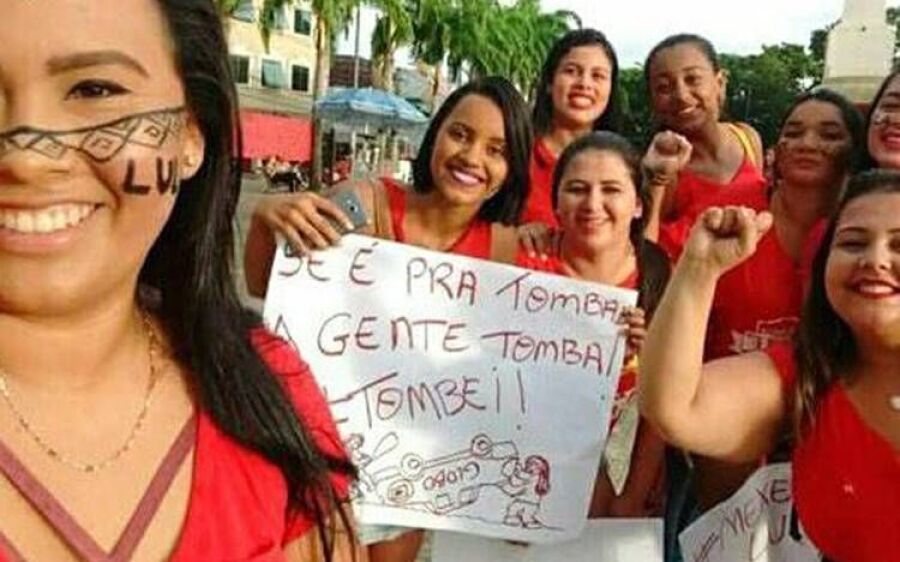 Participante do ‘BBB18’ já tirou foto com cartaz contra a Globo