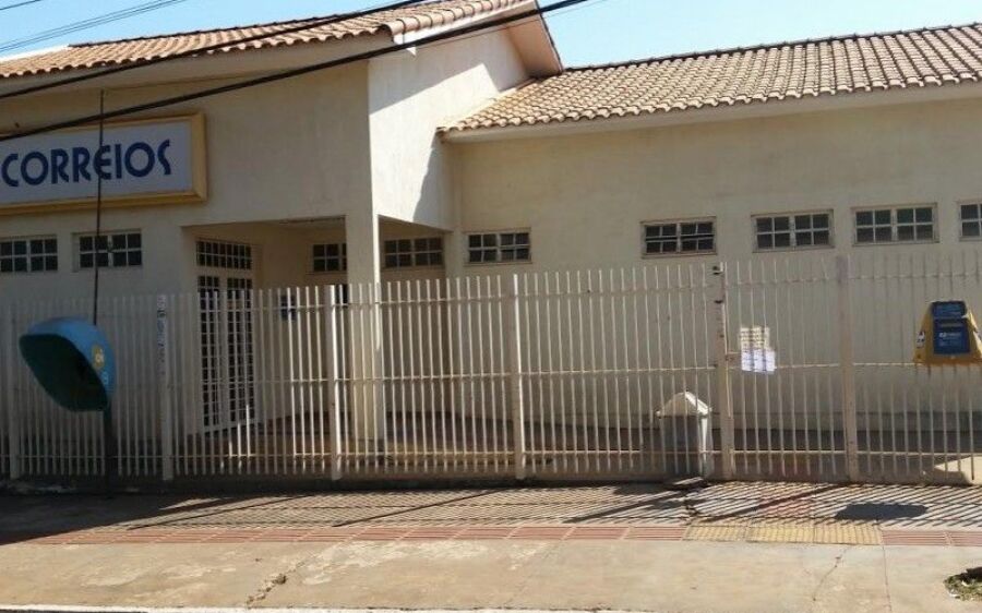 Bandidos invadem Correio de Sonora e levam dinheiro e veículo de cliente