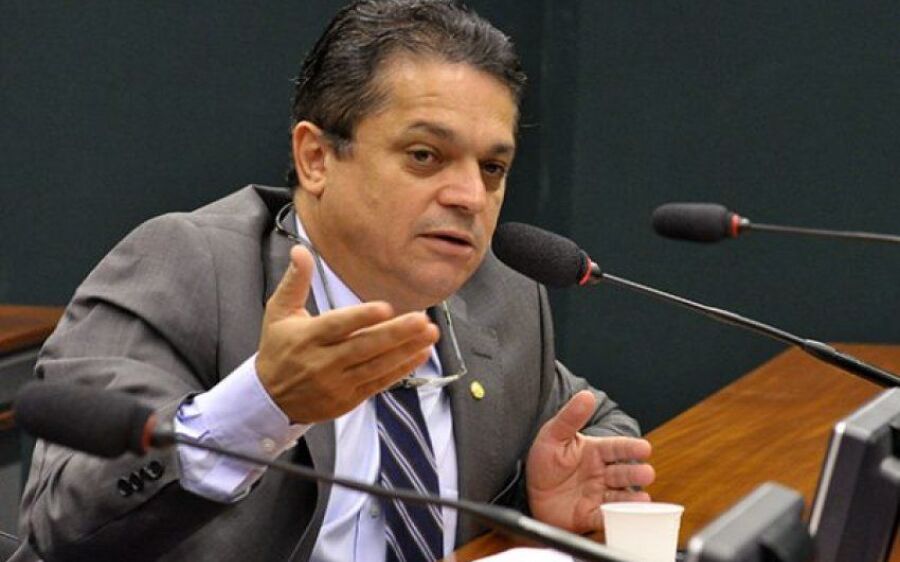 PF prende deputado João  Rodrigues em aeroporto