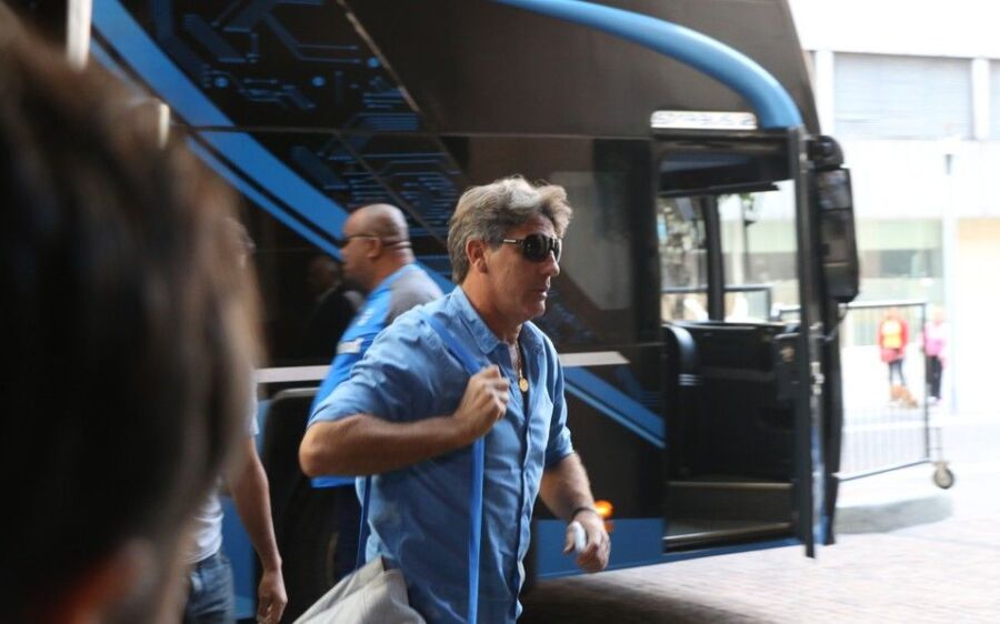 Grêmio desembarca em Buenos Aires para primeiro jogo da Recopa