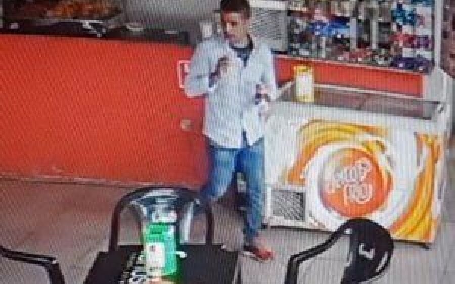 Polícia encontra no quintal arma usada para matar comerciante durante assalto