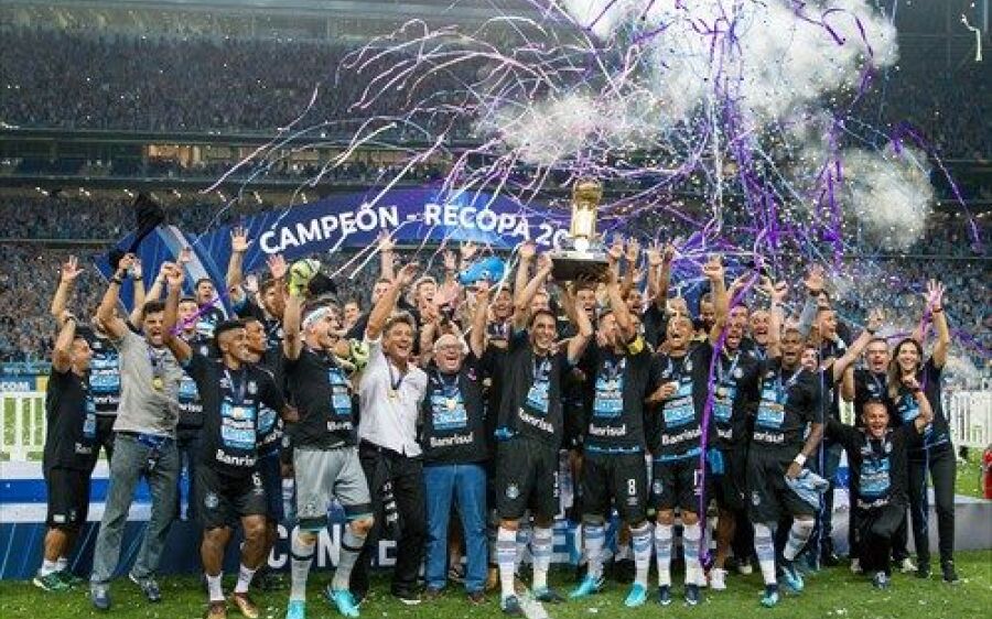 Grêmio vence Independiente nos pênaltis e é campeão da Recopa