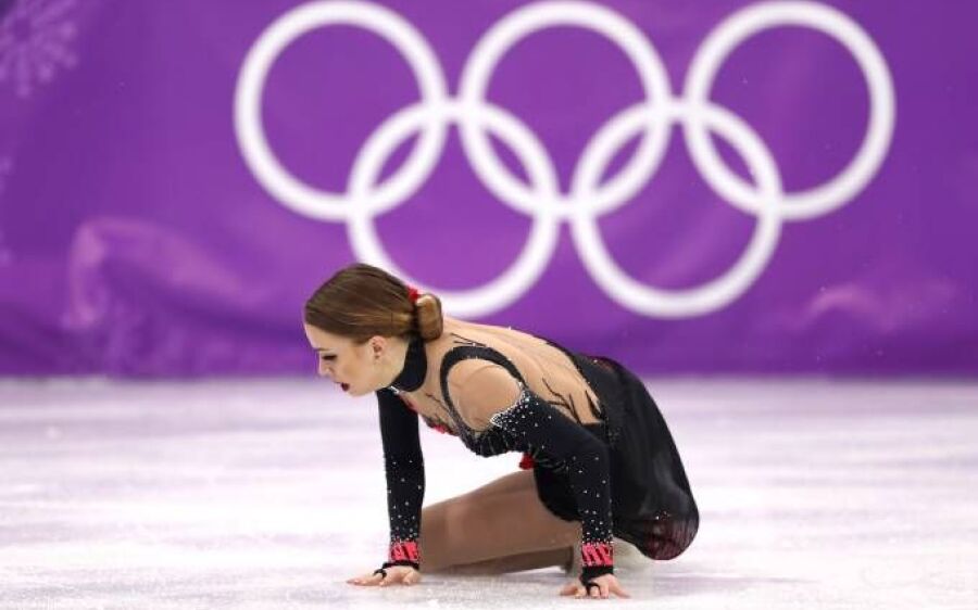 Isadora Williams cai e termina em último na final da patinação