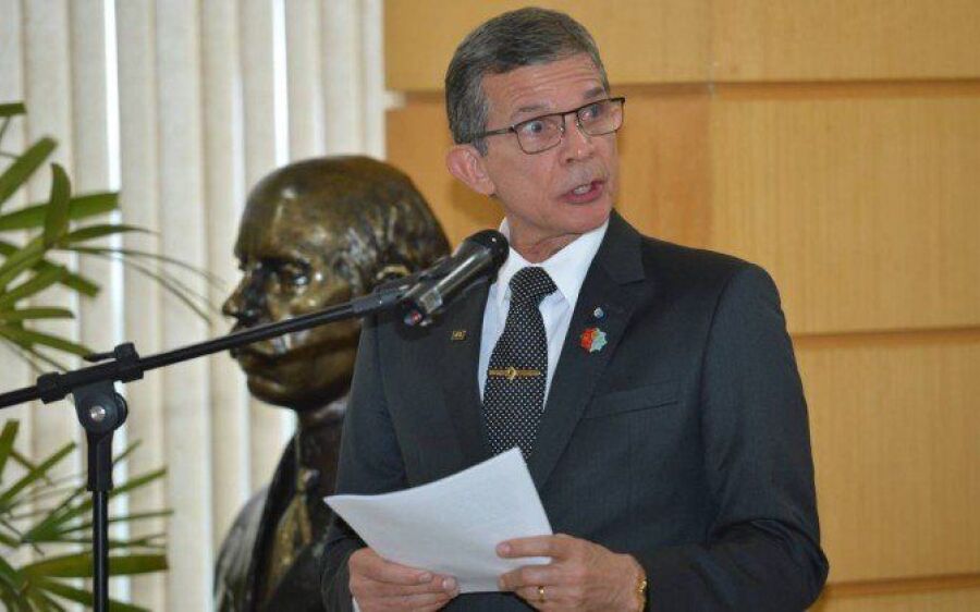 General Luna é o primeiro militar na chefia do Ministério da Defesa em 20 anos