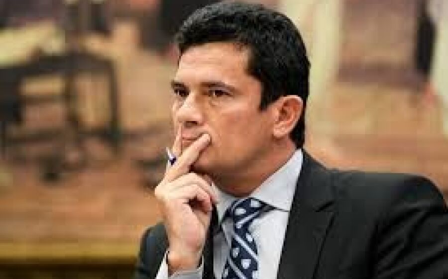 Moro manda prender mais dois da Lava Jato condenados no TRF4