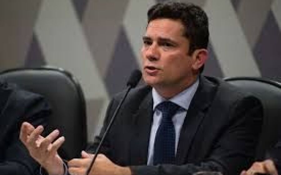 Moro determina leilão de imóveis de José  Dirceu avaliados em mais de R$ 11 milhões
