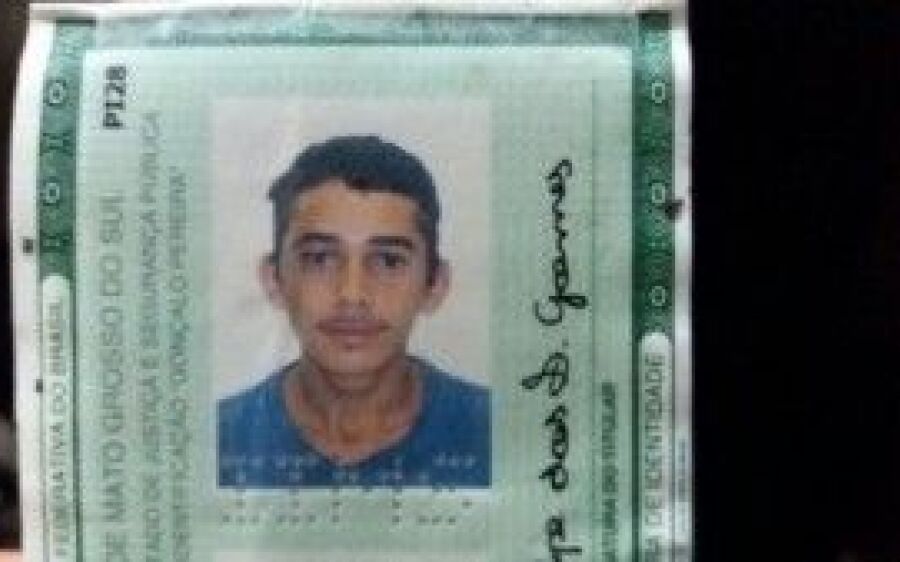 Jovem de 19 anos é assassinado com 14 facadas