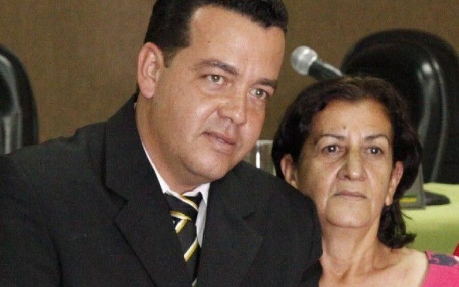 Presidente da câmara de Sonora homenageia mulheres em nome de sua mãe