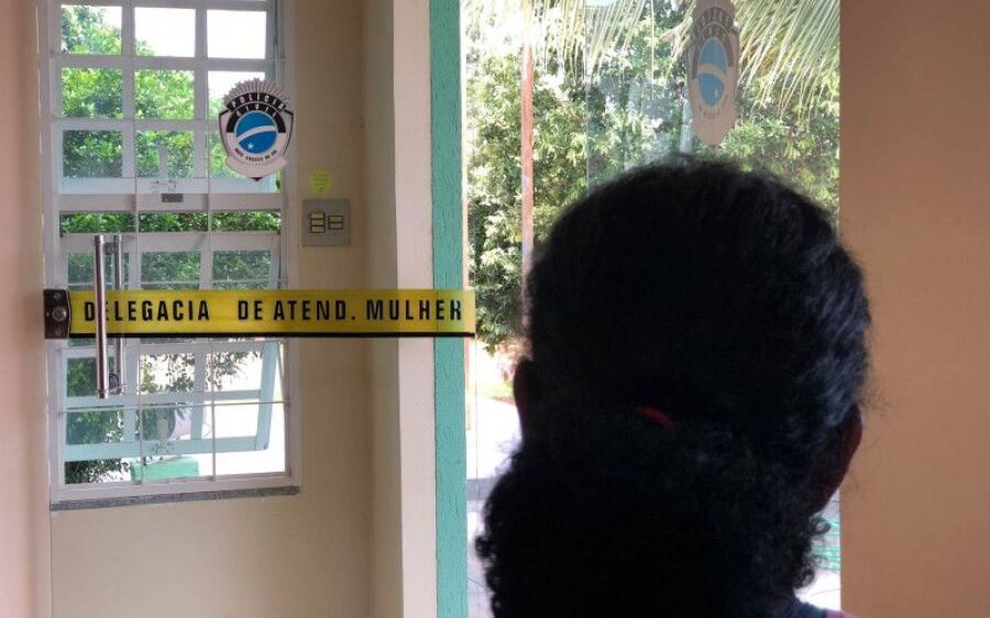 Homem é preso por agredir esposa a vassouradas no  bairro Mendes Mourão