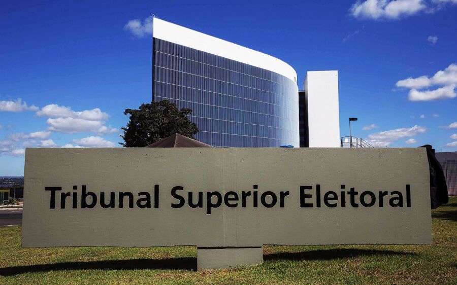 Supremo mantém poder do TSE de cassar diplomas de políticos eleitos nos estados antes dos tribunais 