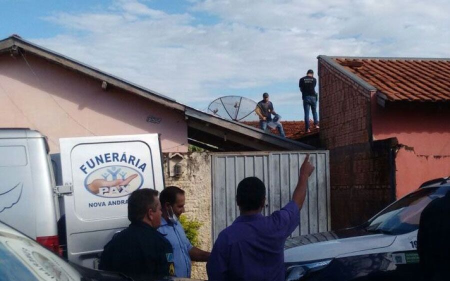 Garoto de 10 anos desaparecido é encontrado morto nu em telhado