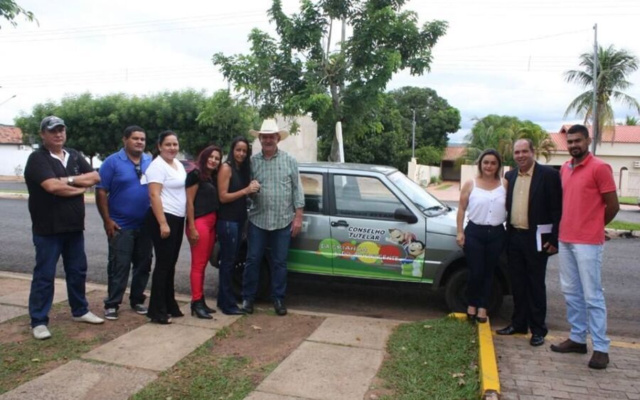Prefeito entregou carro ao Conselho Tutelar