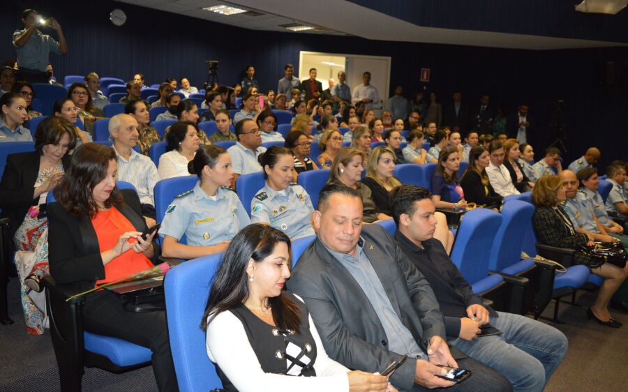 Secretária de Educação e sargento do 5ºBPM são agraciadas pelo comando-geral da PM