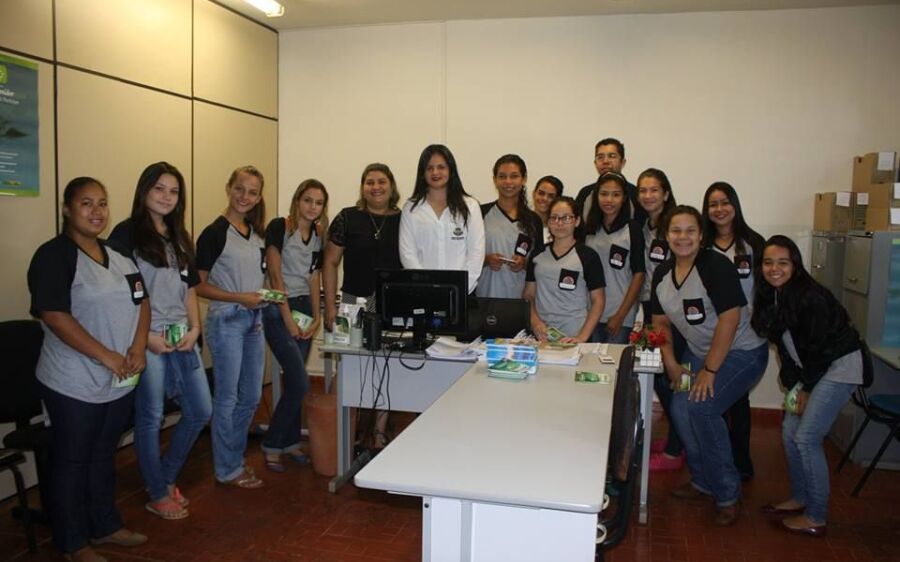 Alunos do MédioTec de Rio Verde assistem palestra e  visitam Procon e prefeitura