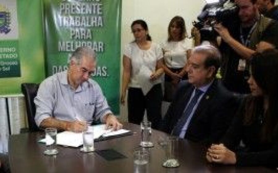 Reinaldo Azambuja autoriza concurso com 170 vagas para peritos da Polícia Civil