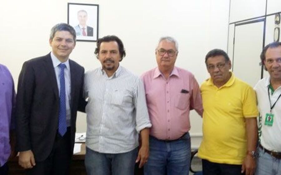 Prefeito de Coxim solicita apoio para Fundesporte