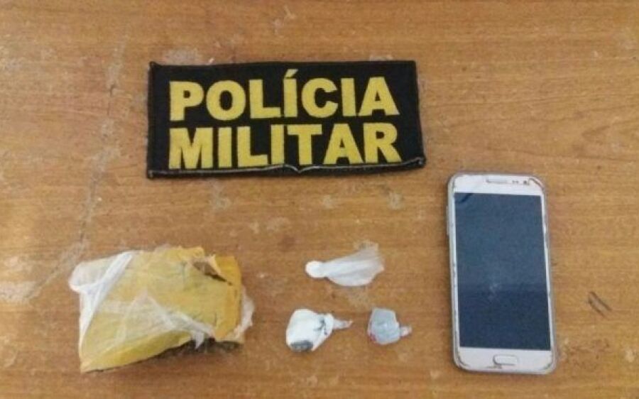 Policiais militares prendem 3 foragidos da justiça e um autor de tráfico de drogas 