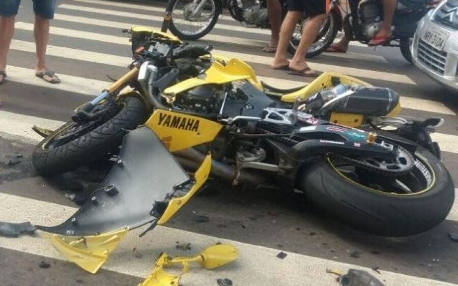 Colisão entre carro e motocicleta mata homem em Campo Grande
