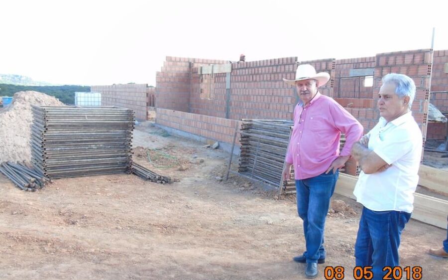 Mario kruger visita canteiro de empresa que comandará obra de pavimentação da BR-419