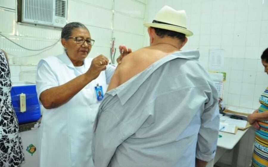 Dia D da campanha de vacinação contra a gripe imuniza mais de 2 mil pessoas
